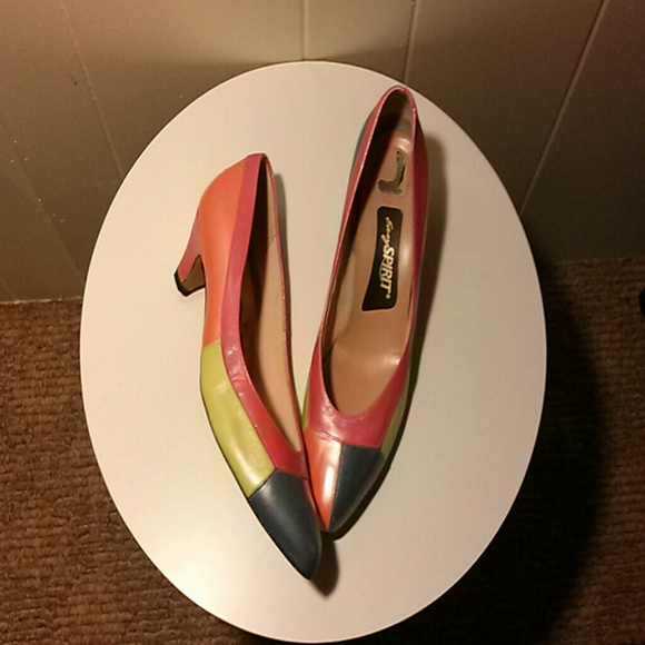 Multi colored.leather pumps