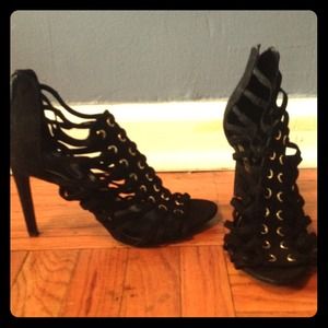 ▪️black heels▪️