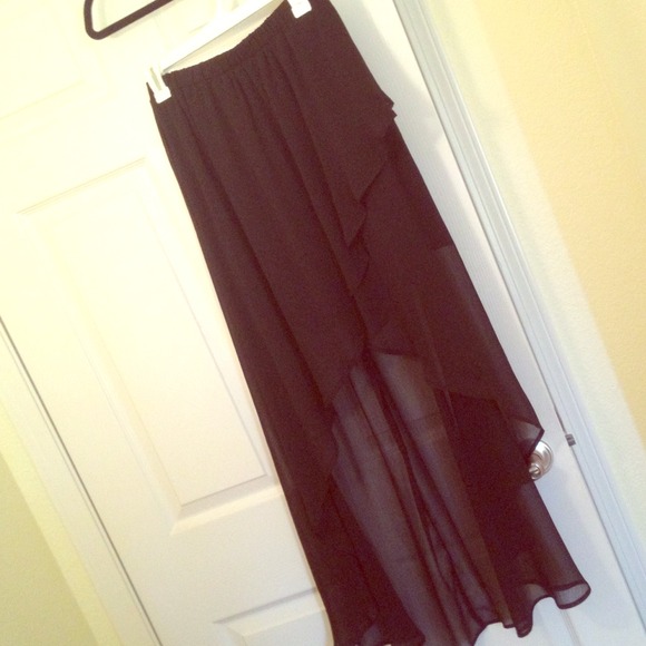 Xhilaration chiffon skirt. - Picture 1 of 1