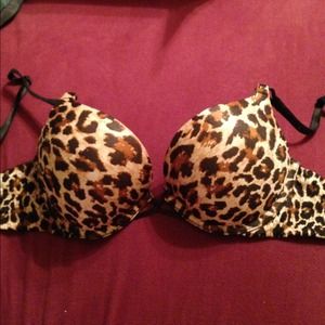 Victoria's Secret bombshell bra