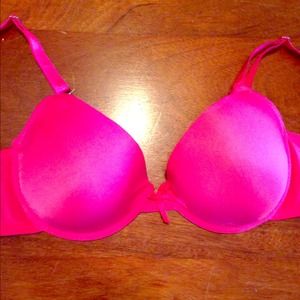 40C bra hot pink. Never worn