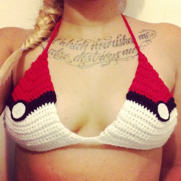 Pokeballs inspired top - Picture 2 of 2