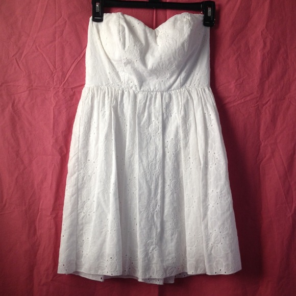 Speechless white strapless dress Brand new Size 5