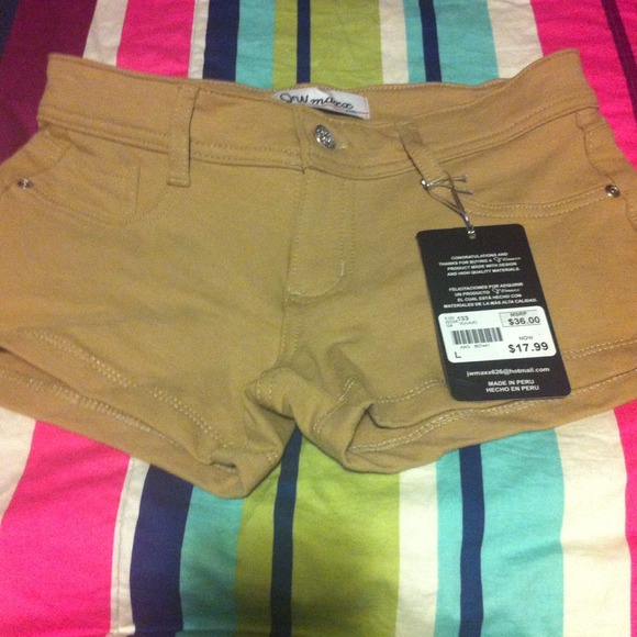 Shorts - Picture 2 of 5