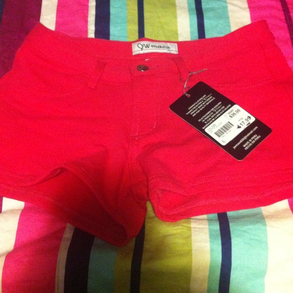 Shorts - Picture 4 of 5