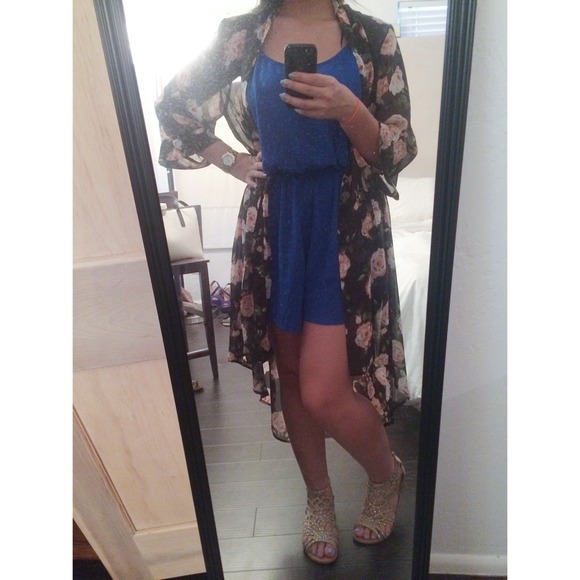 Forever 21 Tops - Rose print kimono.