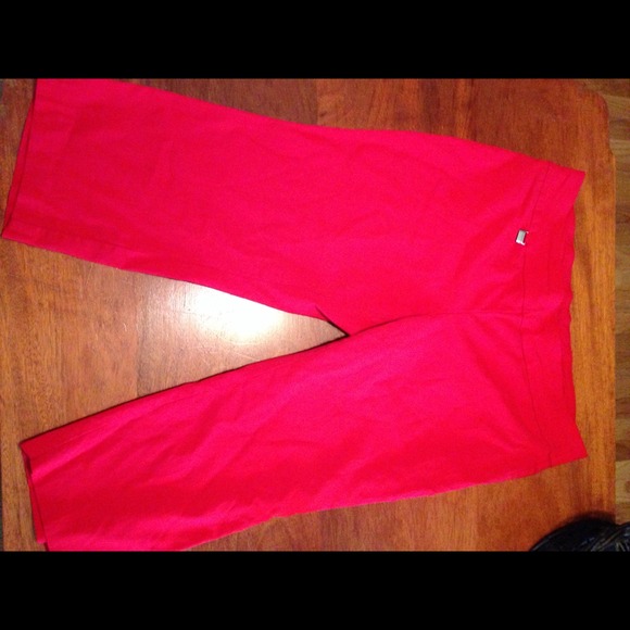 Red stretchy Capri pant