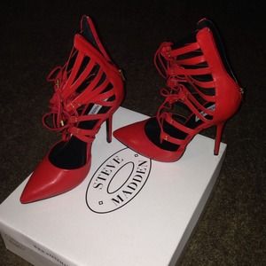Red Steve Madden STS pumps