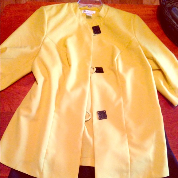 Two piece pant suit in bright yellow/ chartreuse