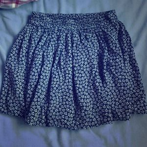 Brandy Melville  floral skirt 💕💕💕🌿🌸