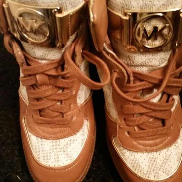 Mk sneakers pic