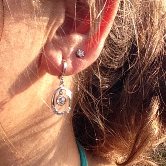 🎀Gorgeous 925 Silver Cubic Zirconia Earrings🎀 - Picture 4 of 4