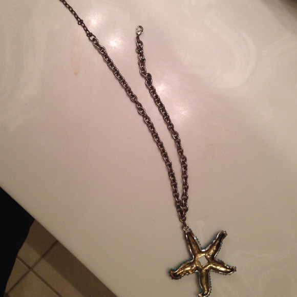 Beautiful Starfish necklace! - Picture 3 of 3