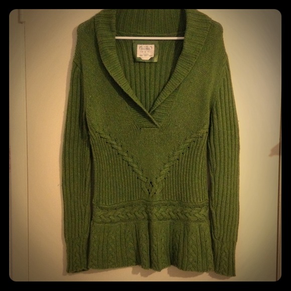 Green sweater top