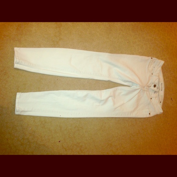 Bullhead never worn skinniest jeans white