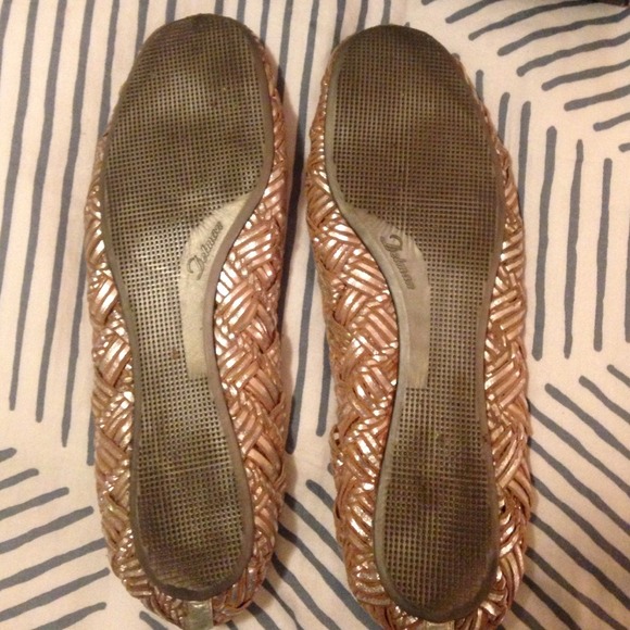 Delman size 8.5 Silver woven flats- so comfy! - Picture 2 of 3