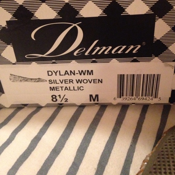 Delman size 8.5 Silver woven flats- so comfy! - Picture 3 of 3