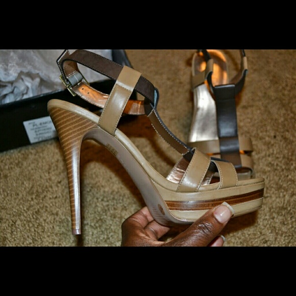 BCBG Tan/Brown heels