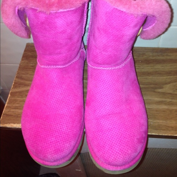 Pink uggs