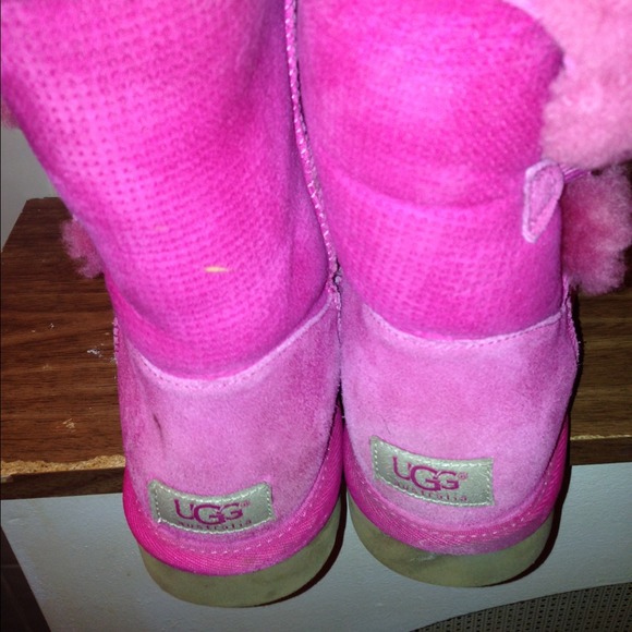 Pink uggs - Picture 3 of 4