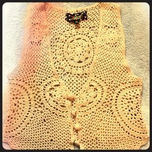 Women's Jack BB Dakota tan crochet buttoned vest