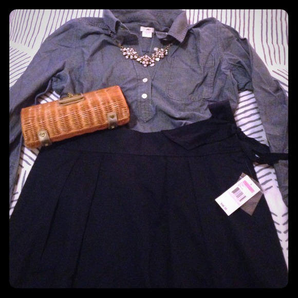 Adorable NWT Navy Vineyard Vines skirt - Picture 1 of 4