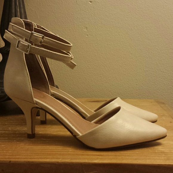 Pointy toe double strap pumps - Picture 1 of 3
