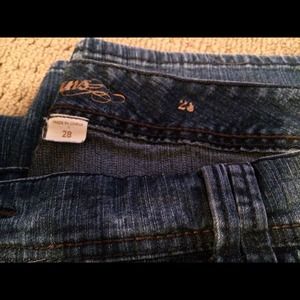 28 women's plus crops