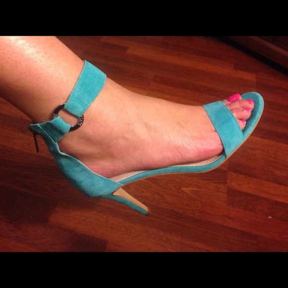 ADDL PHOTOS OF VS HEELS