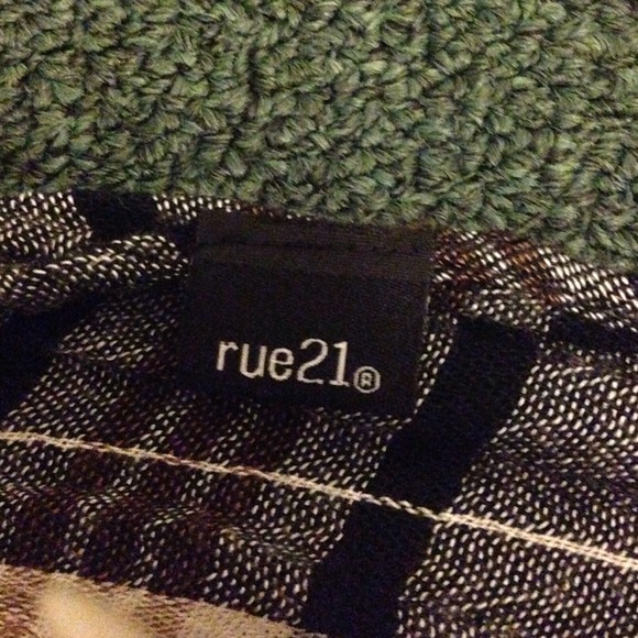 Checkered Scarf - Picture 2 of 2