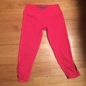 Raspberry workout Capri by Ellie