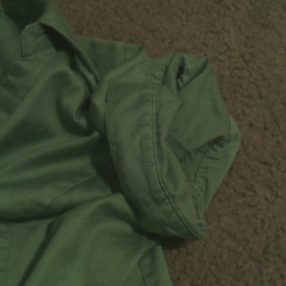 Green Collared Blouse - Picture 3 of 3