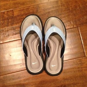 Nike Womens Comfort Footbed Sandal