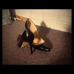 Black Pointed Toe Pumps.