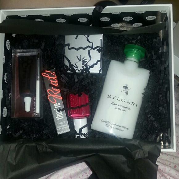 INTACT SEPTEMBER GLOSSYBOX