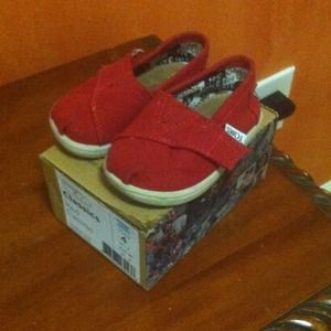 Red toms for infants