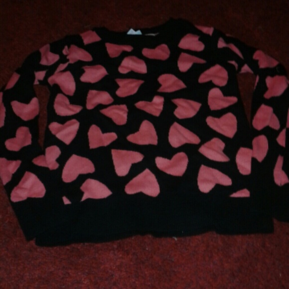 A Black and Pink heart printed sweater - Picture 1 of 1