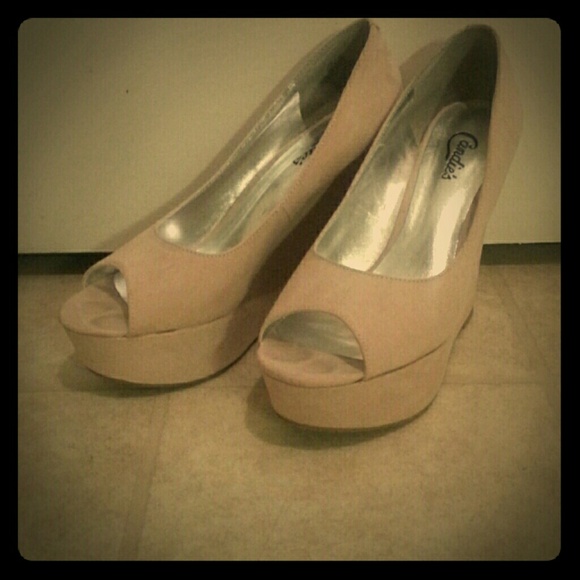 Candie's blush peep toe wedges