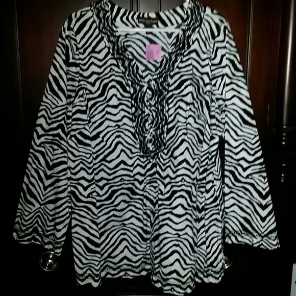 Blouse with matching bracelet