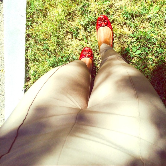 Tory Burch Reva flats in burgundy barely worn!