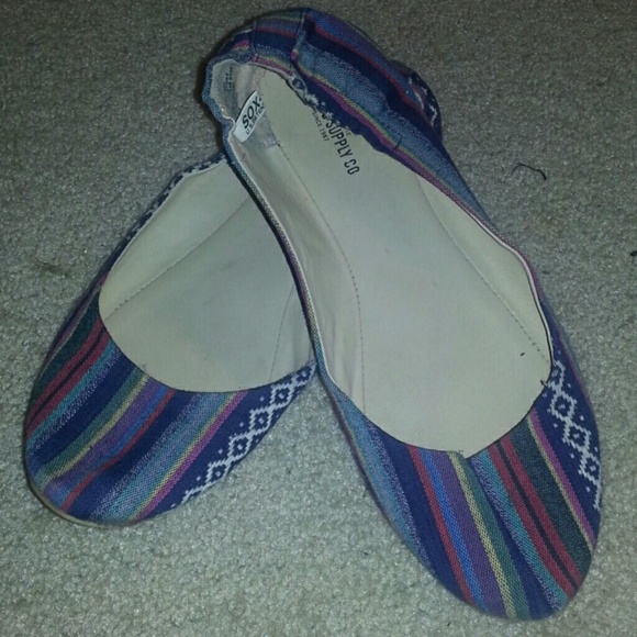 Tribal ballet flats