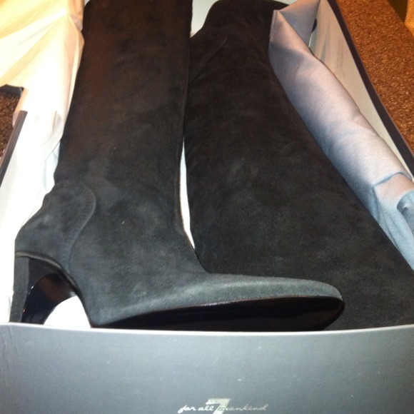 Black Suede Boots: 7 for all Mankind NIB - Picture 2 of 3