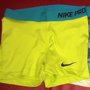 Nike pro