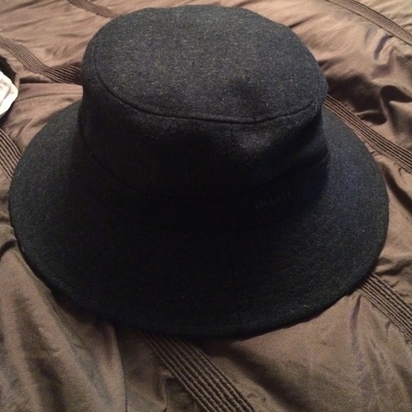 Pistil hat in charcoal - Picture 1 of 3