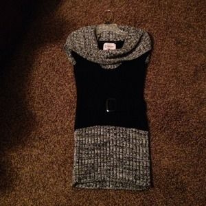 Short sleeve sweater