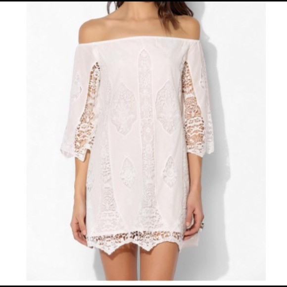off shoulder white sexy bohemian shift dress lined