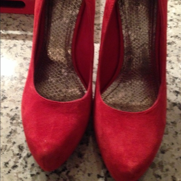 BCBG Red Pumps - Picture 2 of 4