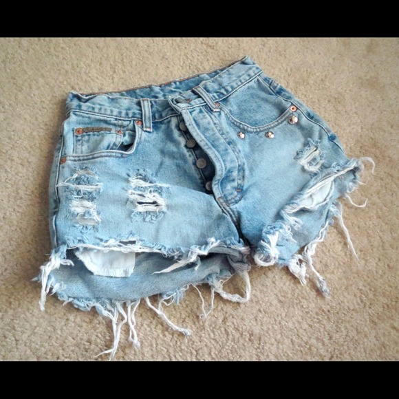 ✨BEING HELD✨Vintage Calvin Klein shorts