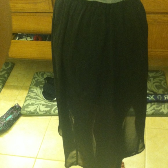 Black high low skirt! - Picture 2 of 3