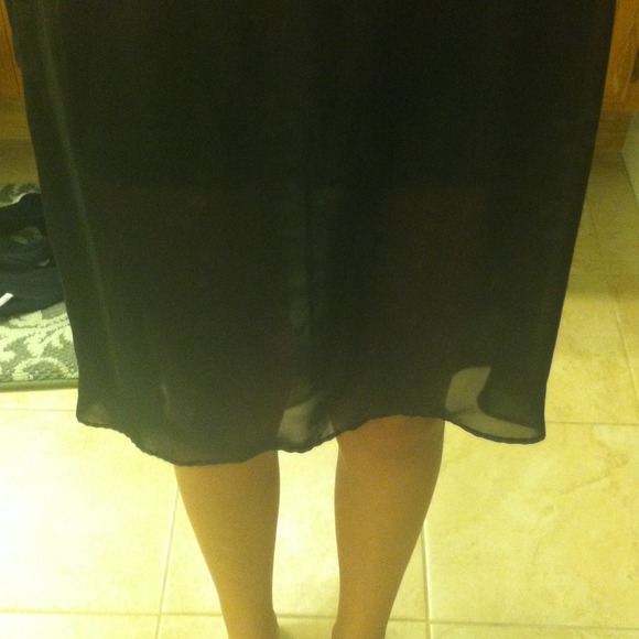 Black high low skirt! - Picture 3 of 3